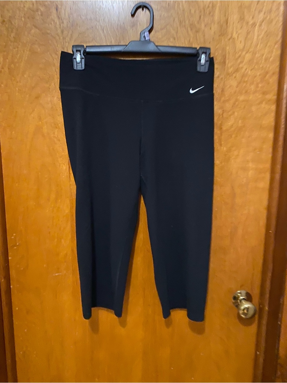Nike Black Cropped High-Rise Leggings with Swoosh
